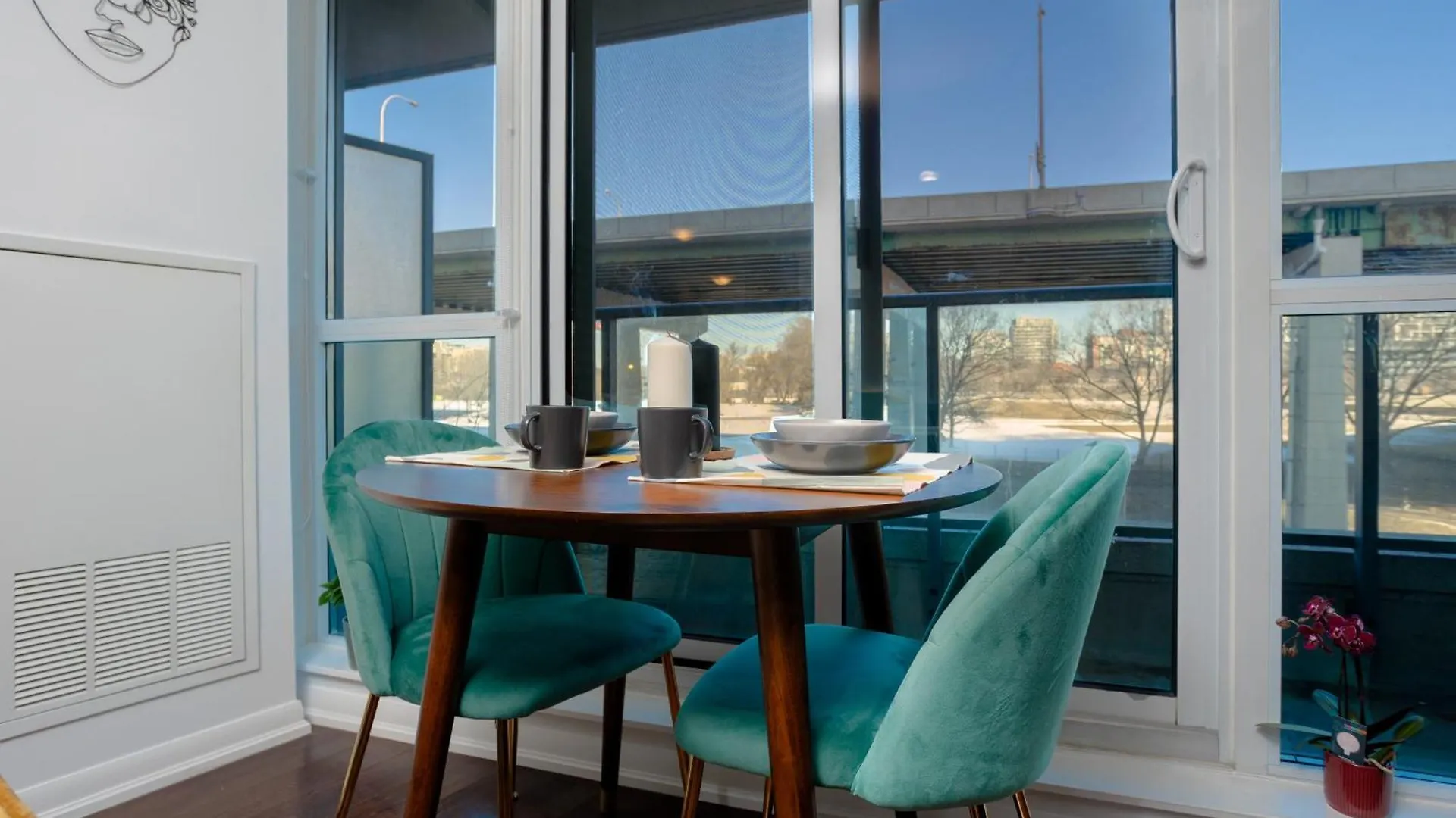 Apartment Downtown-Cozy Modern 1Br Condo - Near Lake, Parks & Transit