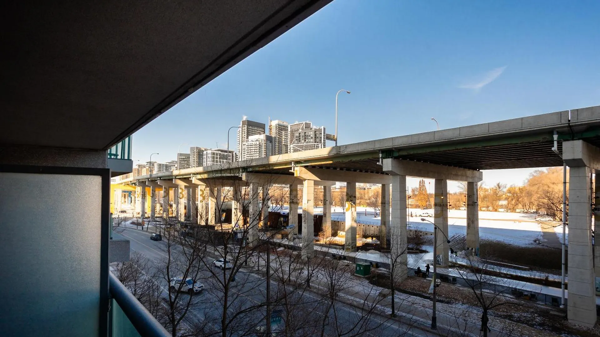 Downtown-Cozy Modern 1Br Condo - Near Lake, Parks & Transit 0*, Toronto Canada