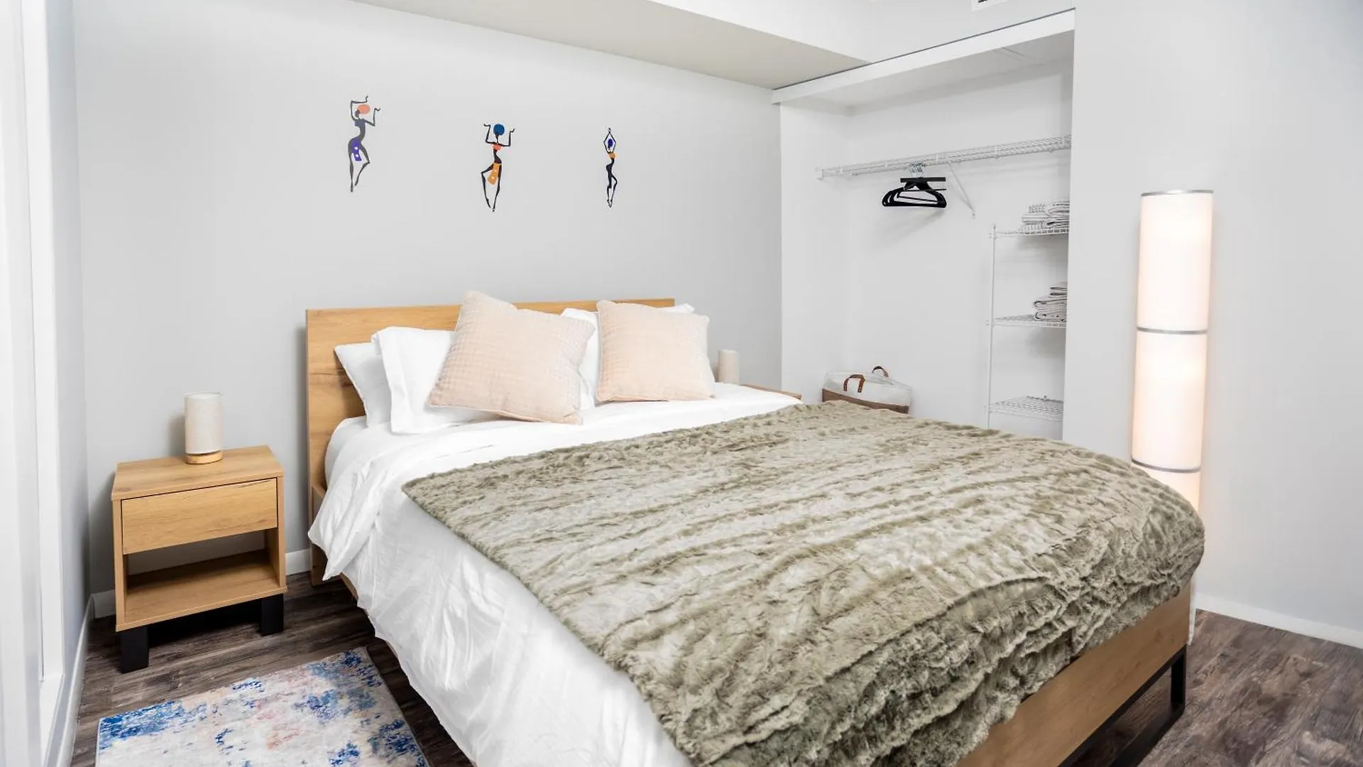 Downtown-Cozy Modern 1Br Condo - Near Lake, Parks & Transit Apartment Toronto