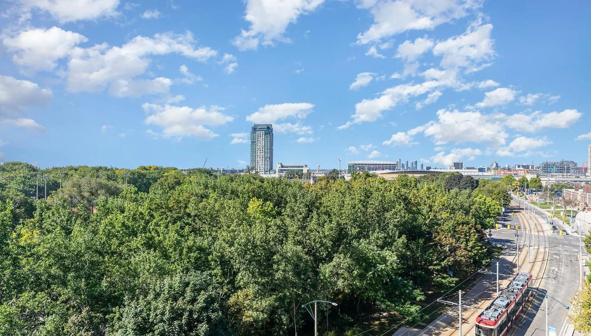 Apartment Downtown-Cozy Modern 1Br Condo - Near Lake, Parks & Transit Canada
